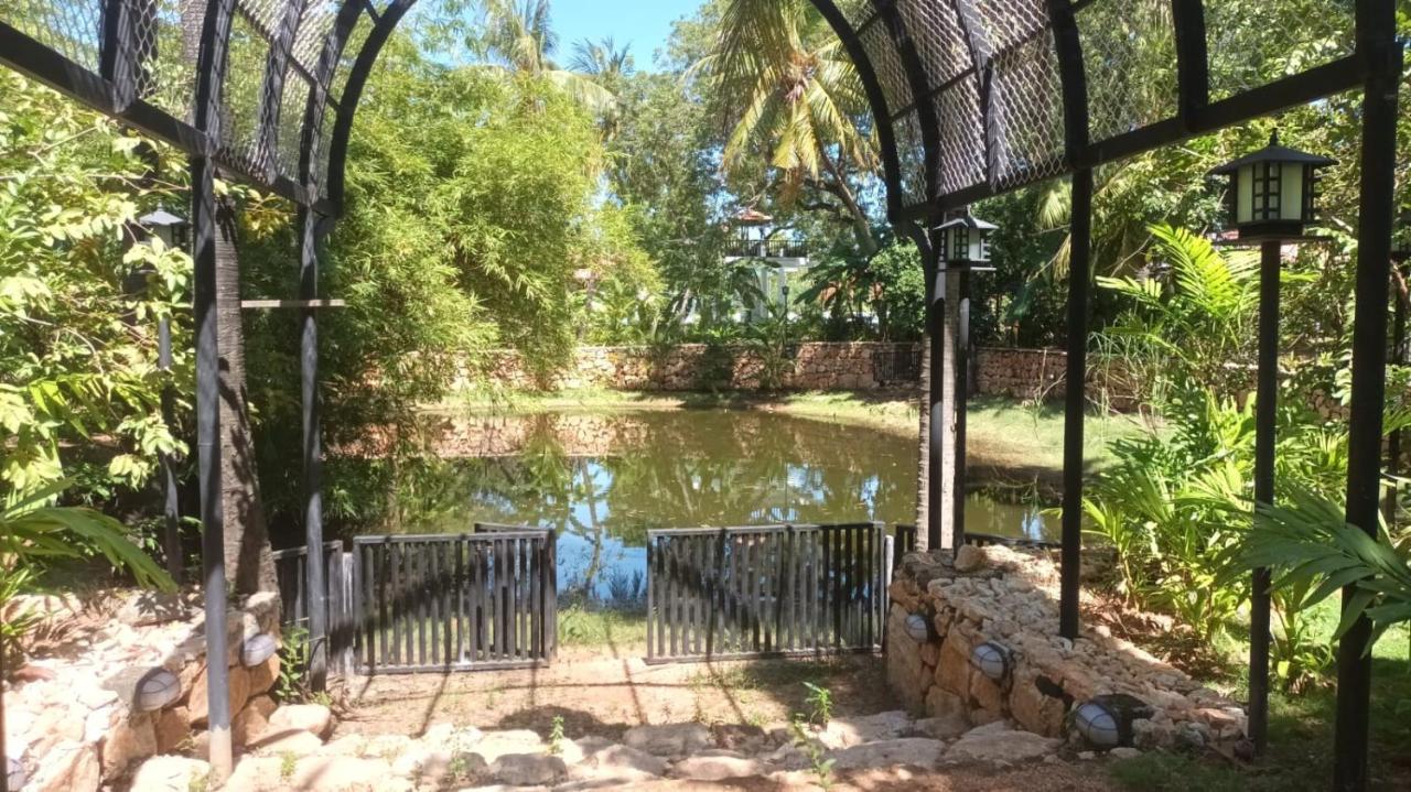 Lucky Beach Resort Trincomalee Buitenkant foto